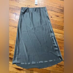 ABERCOMBIE & FITCH SAGE FLOWY GREEN SKIRT
